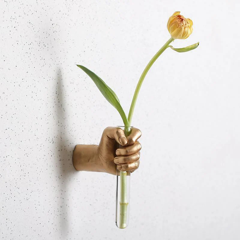Étreinte™ – Sculptural Wall Hand Vase