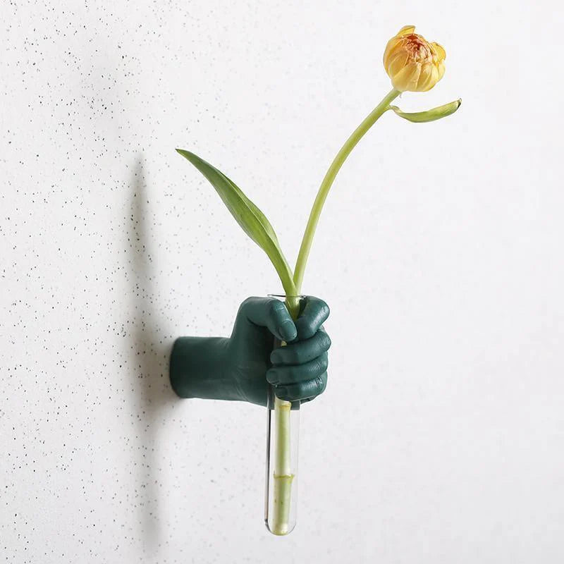 Étreinte™ – Sculptural Wall Hand Vase