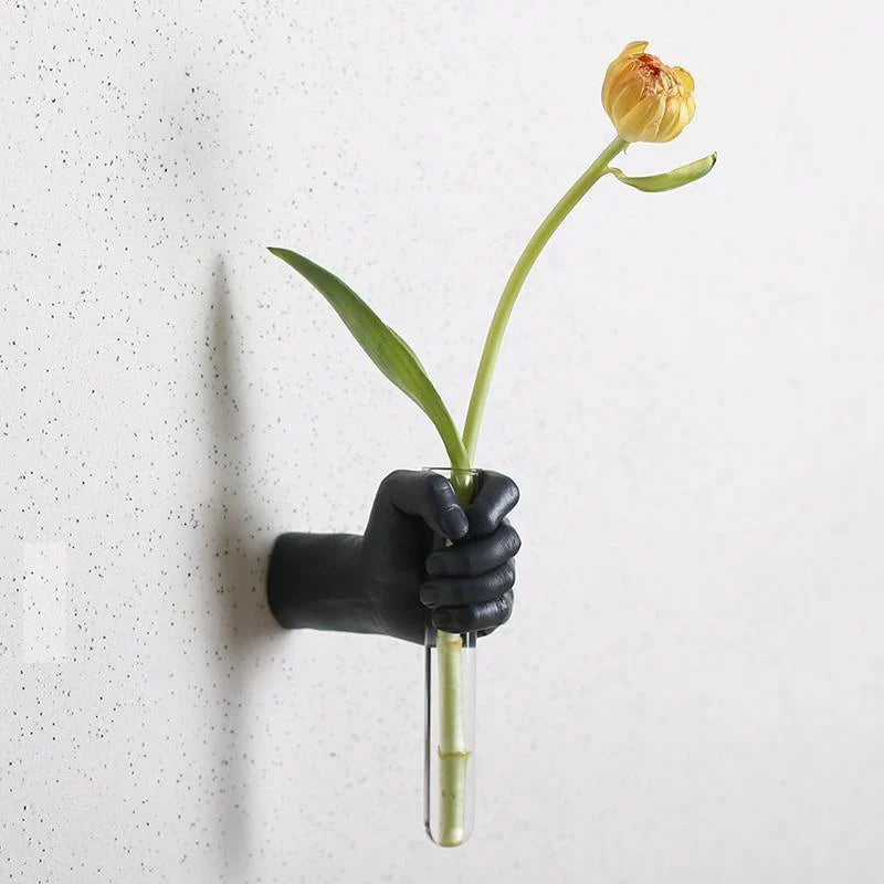 Étreinte™ – Sculptural Wall Hand Vase