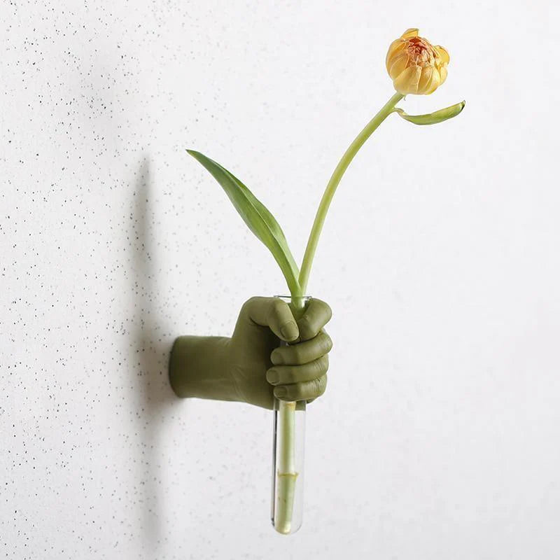 Étreinte™ – Sculptural Wall Hand Vase