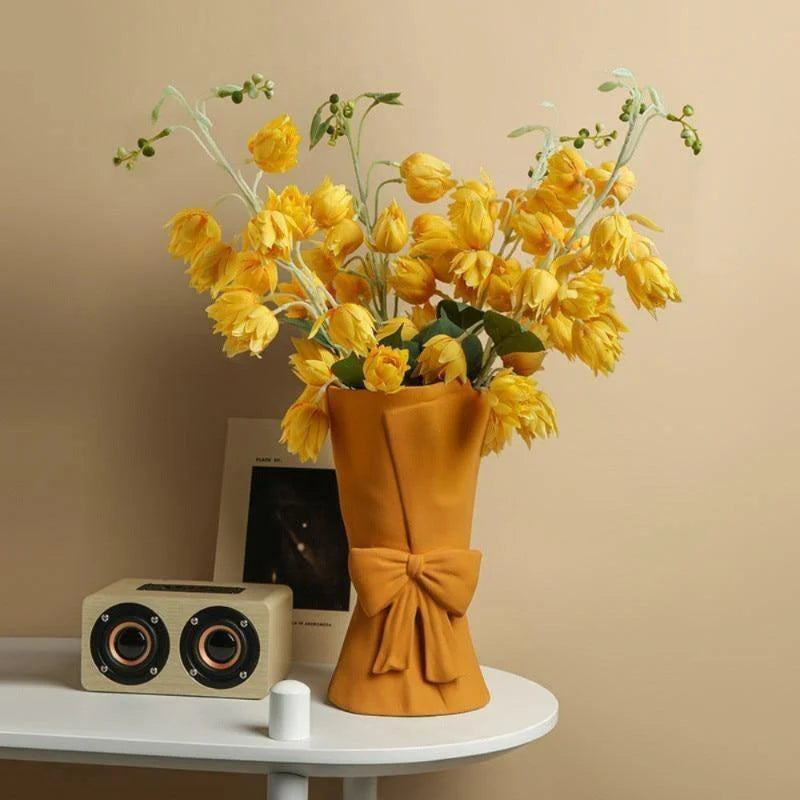 Knot & Bloom - Ceramic Bowknot Vase