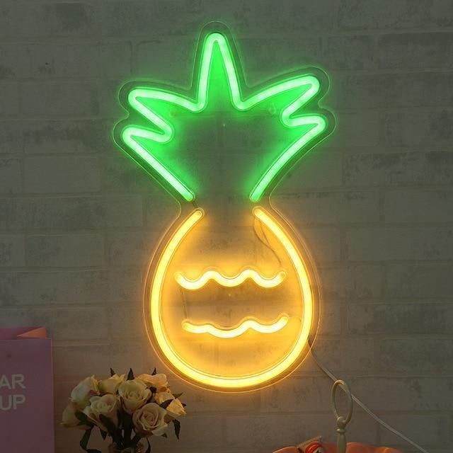TropicalGlow™ Pineapple Décor