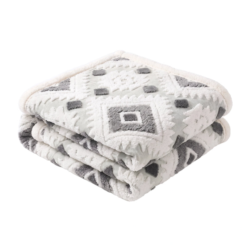 GeoNest™ Geometric Plush Blanket
